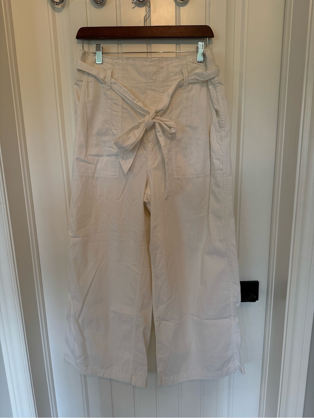 Size L, American Eagle Outfitters White High-Rise, Tie-Waist Wide-Legged Pants